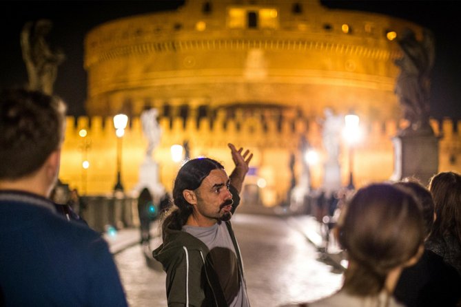 Rome by Night Walking Tour - Legends & Criminal Stories - The Mysterious House of a Notorious Murderer