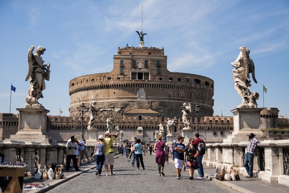 Rome: Castel Sant’ Angelo Ticket and Audio Guide - Entering and Navigating the Mausoleum of Hadrian