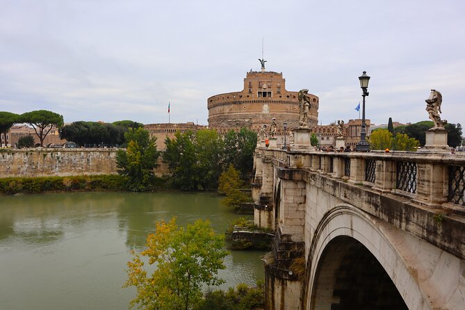 Rome: Castel Sant'Angelo Guided Tour - The Emperor’s burial, pope apartments, and the treasure room