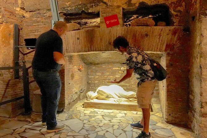 Rome Catacombs & Capuchin Crypts VIP Group Tour with Transfers - The Roman Catacombs at San Callisto: underground burials and careful guidance