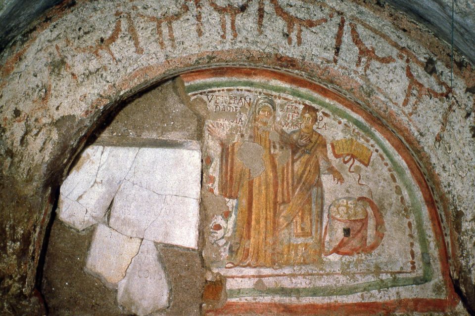Rome: Catacombs of Domitilla Entry Ticket & Guided Tour - Frescoes and meaning: pagan and Christian artwork in the same breath