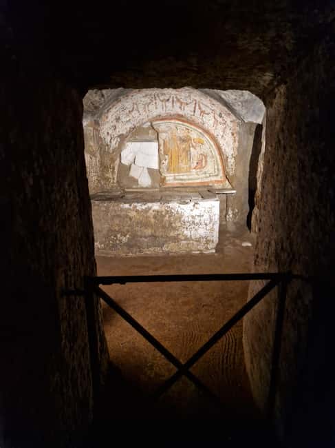 Rome: Catacombs Skip-the-Line Tour with Tickets - What you’ll do during the 2-hour underground visit