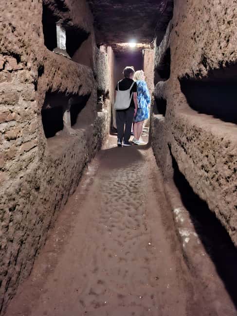 Rome: Catacombs Skip-the-Line Tour with Tickets - Early Christian artworks: why the setting is part of the point