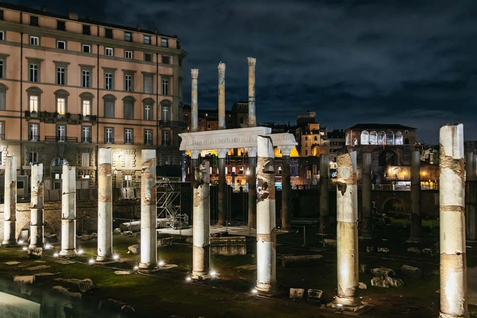 Rome: City Highlights Moonlight Walking Tour - Trevi Fountain under moonlight: when the symbols matter