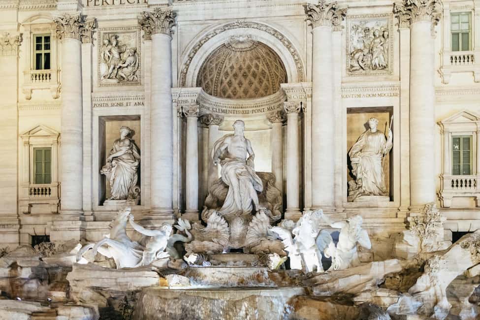 Rome: City Highlights Moonlight Walking Tour - Colosseum at night: finishing outside with the right payoff