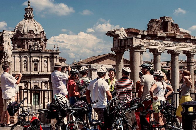 Rome City Small Group Bike Tour with quality Cannondale EBike - Piazza Venezia to Trevi Fountain: Monuments and Quick Photo Time