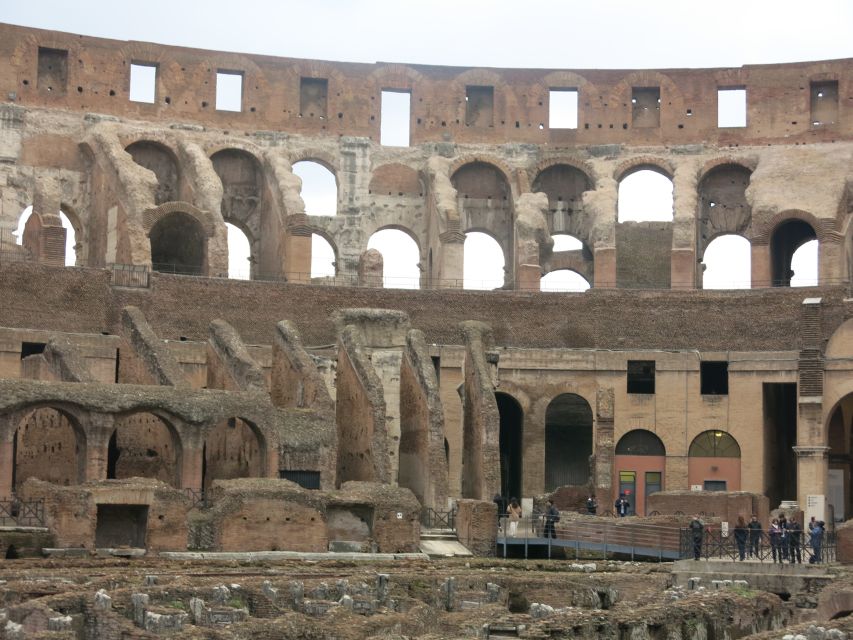 Rome: Colosseum Arena Floor, Roman Forum & Palatine Tour - Palatine Hill: the view and the power angle