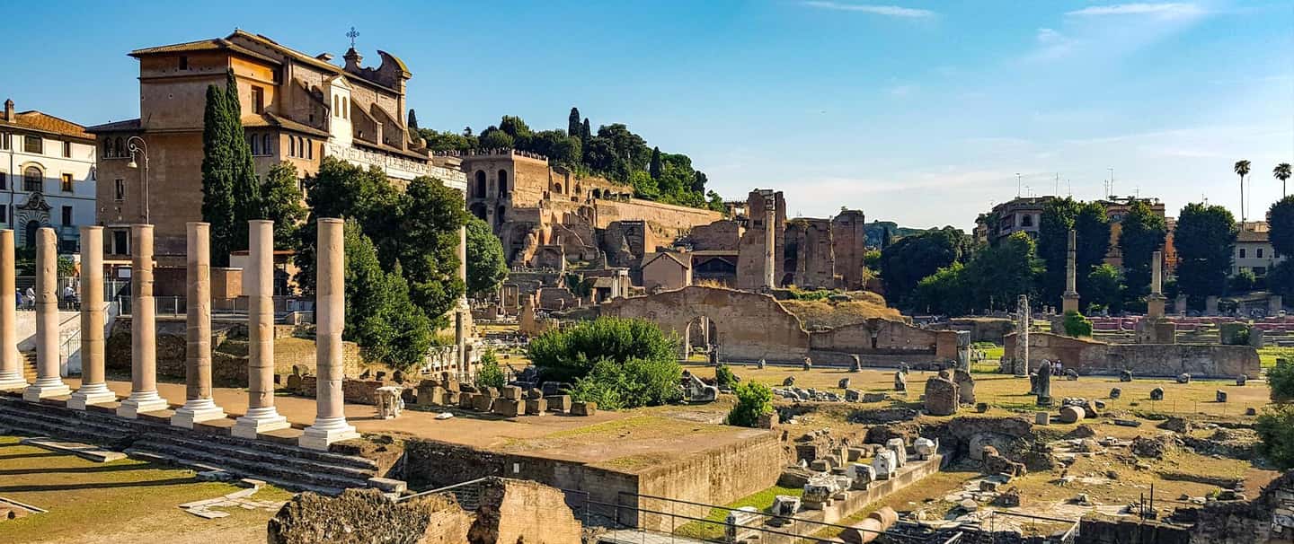 Rome: Colosseum Express Entry with Audio Guide App - Virtual reality: useful if you chose the right option