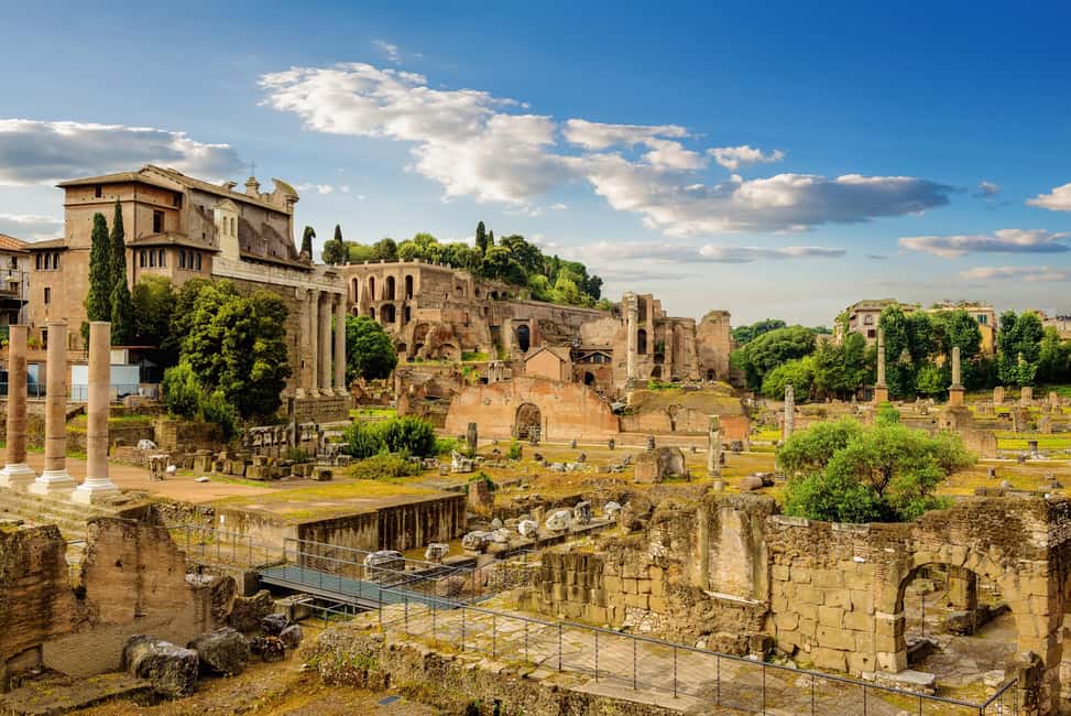 Rome: Colosseum, Palatine Hill, and Forum Guided Experience - Entering the Colosseum: skip-the-line and headsets