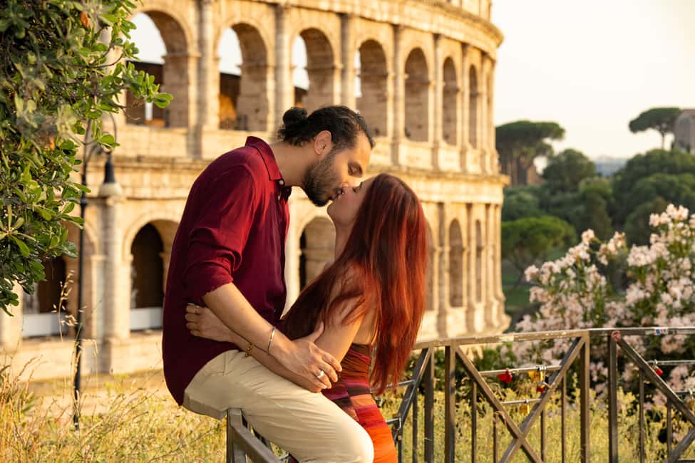 Rome: Colosseum Private Photoshoot - Colosseum portraits without the selfie scramble