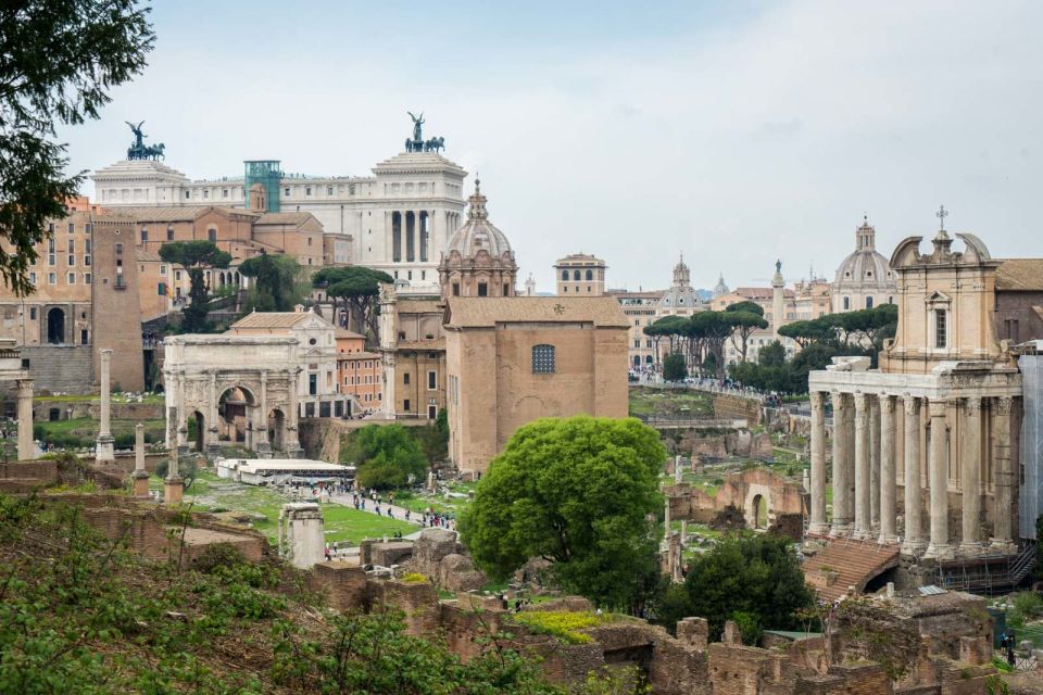 Rome: Colosseum, Roman Forum and Palatine Hill Group Tour - Palatine Hill: Emperors’ Views, Circus Maximus, and Caesar’s Mark