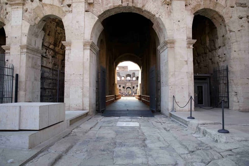 Rome: Colosseum VIP Top Floor 7 Pax Tour - The view that sells the tour: 360 degrees over the fighting area