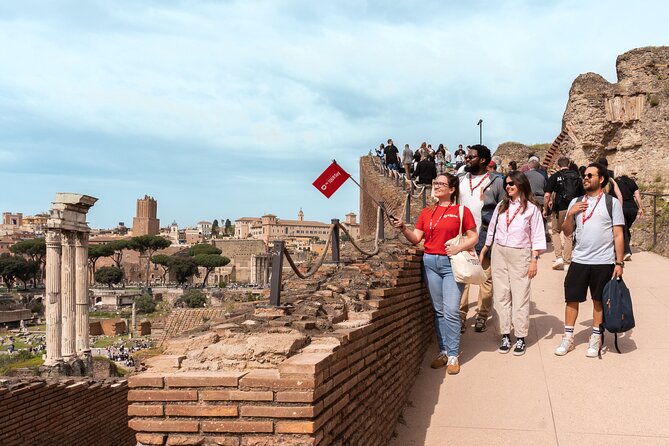 Rome: Colosseum with Roman Forum & Palatine Hill Guided Tour - Palatine Hill: Elite Residences, Aqueduct Fragments, and the Romulus Origin Story