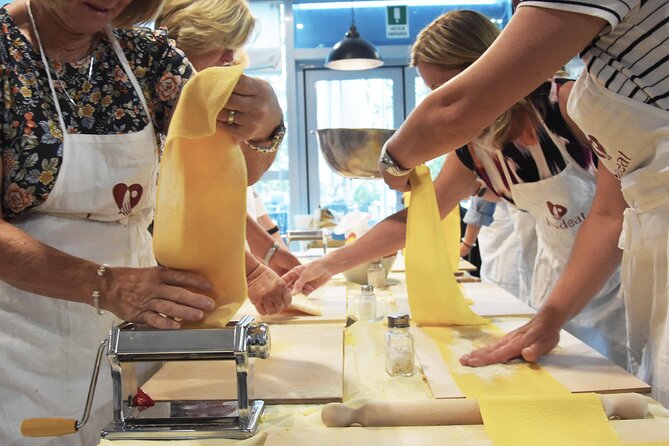 Rome Cooking Class: Gelato and Fettuccine Small Group Experience - Getting there and timing: start at 10:30 am near the Vatican
