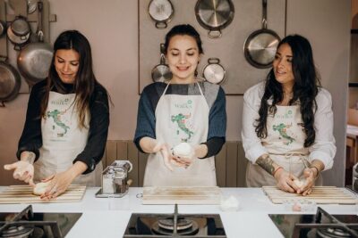 Rome Cooking Class: Make Pasta, Dine & Drink Wine With Local Chef - The aperitivo start: prosecco plus classic Italian bites