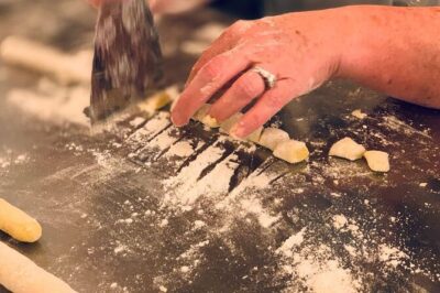 Rome Cooking: Pasta & Tiramisu Making, Free-Flowing Fine Wine - Wine in this class is part of the meal plan, not decoration