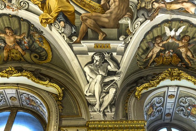 Rome: Doria Pamphilj Gallery Entry Ticket with App Audioguide - The Audio App in Real Life: Headphones, Controls, and Rhythm