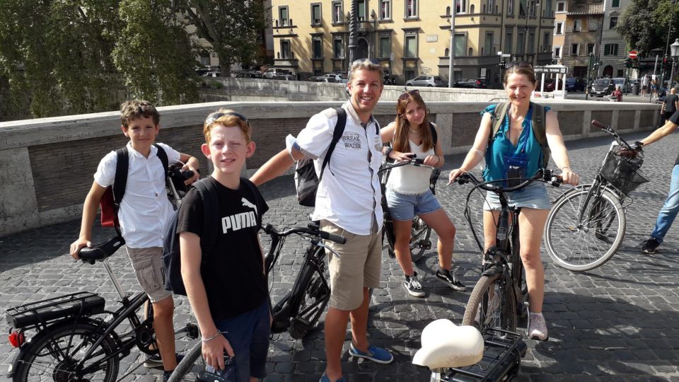 Rome: E-Bicycle Tour - Meet at Piazza dei Calcarari: your ride starts with a plan