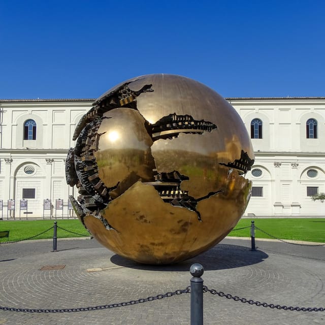 Rome: Early Vatican Museums & Sistine Chapel Tour - Cortile del Belvedere: the calm start before the art sprint