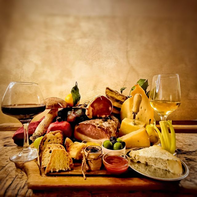 Rome Food Tasting with Wine Paring in Trastevere Experience - The wine setup: Prosecco plus reds and whites by format