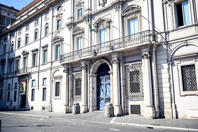Rome Food Tour in the Historic Centre with 8+ Food Tastings - Walking through the Jewish Ghetto: history that shapes the table