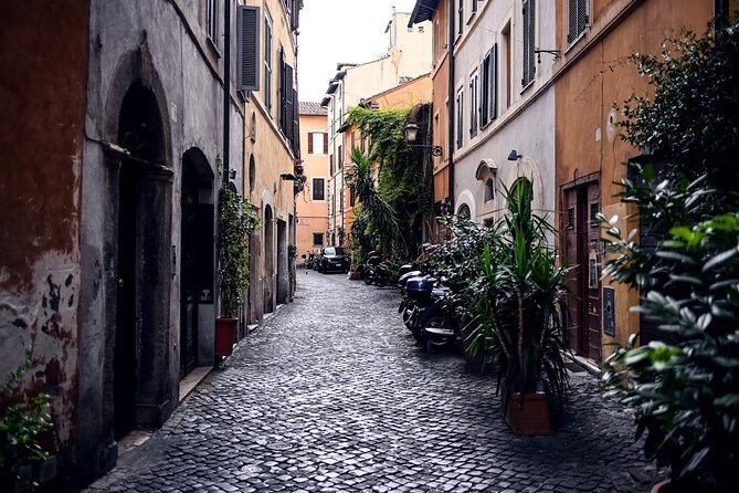 Rome Food Tour in the Historic Centre with 8+ Food Tastings - Campo de’ Fiori: a square that explains Rome’s everyday side