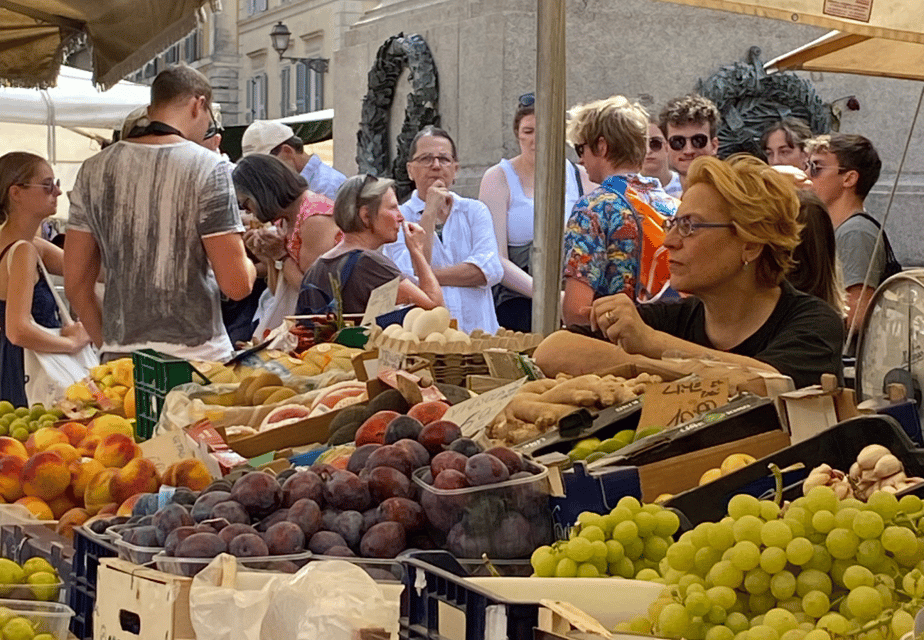 Rome: Food & Wine Tour of Campo de Fiori, Ghetto, Trastevere - Campo de’ Fiori Market (and the pizza bianca moment)