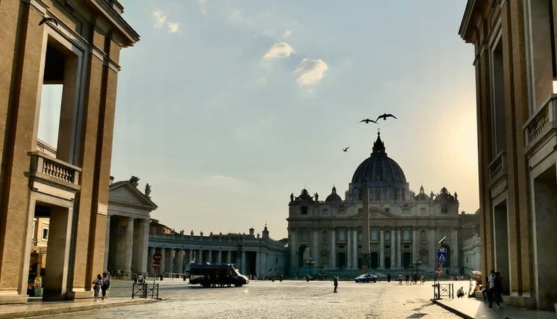Rome: Guided Tour of St. Peter's Basilica, Grottoes & Square - St. Peter’s Tomb and Vatican Grottoes: Going Under the Basilica