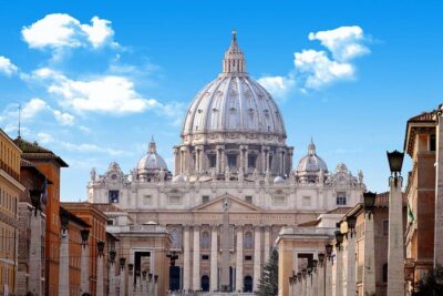 Rome: Guided Tour of St. Peter's Dome Climb, Basilica & Vatacombs - Meeting at Largo del Colonnato: find the start, then breathe