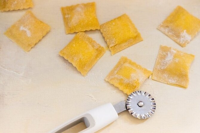 Rome: Hands-on Fettuccine, Ravioli & Tiramisu Cooking Class - Finding Via Firenze, 8 and Settling In