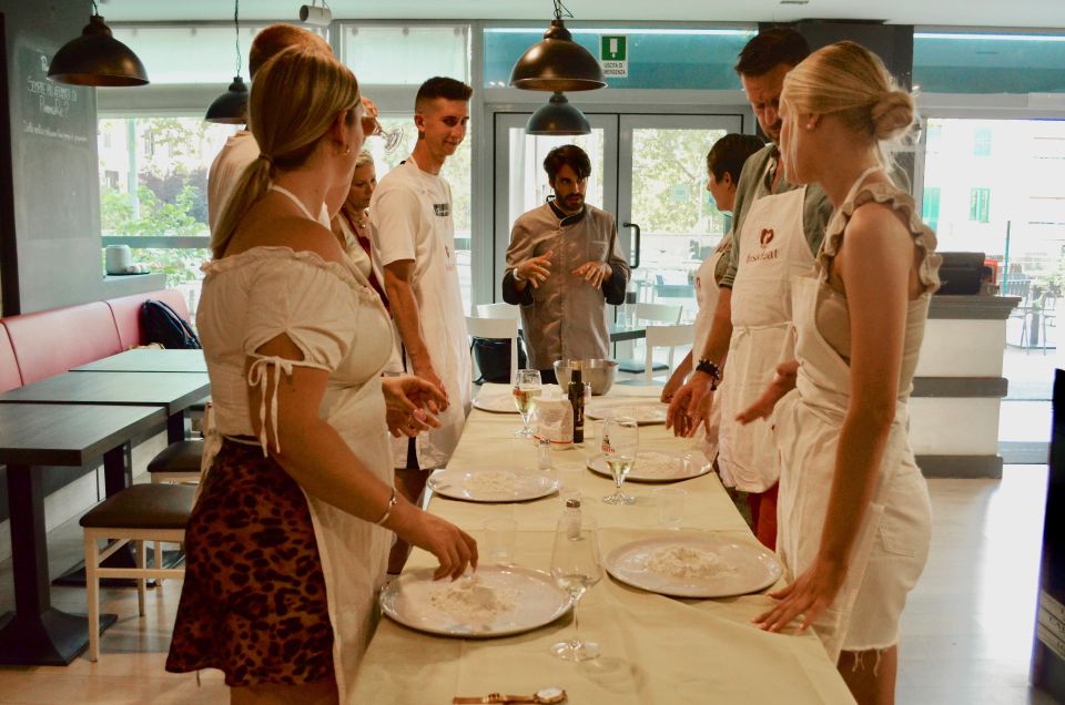 Rome: Hands-On Pizza Making Class near the Vatican with Wine - Pizza-making near the Vatican: why this feels more real