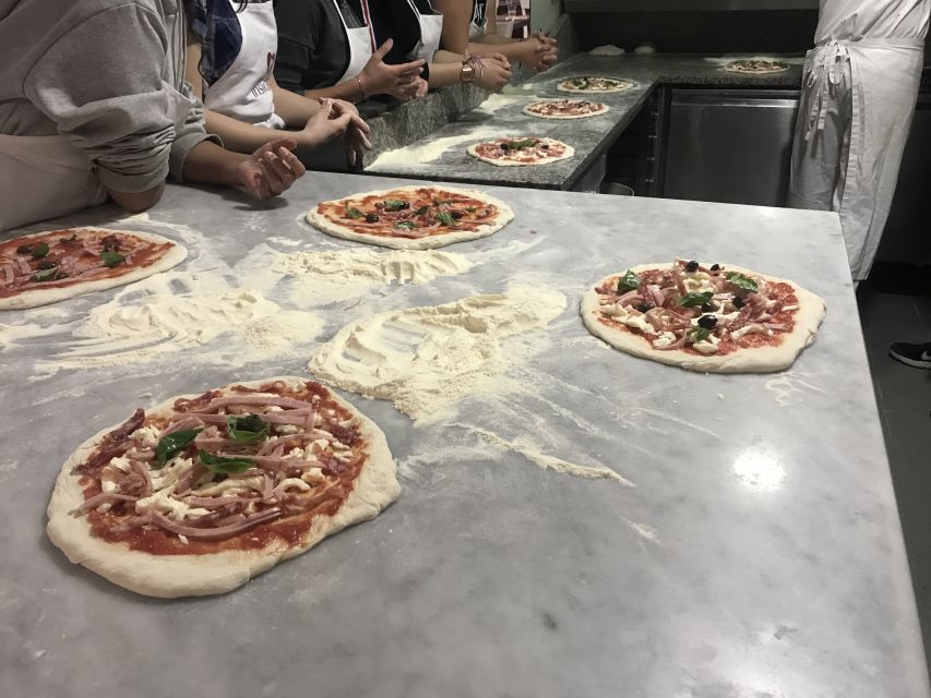 Rome: Hands-On Pizza Making Class near the Vatican with Wine - Wine, spritz, and the small-menu pairing