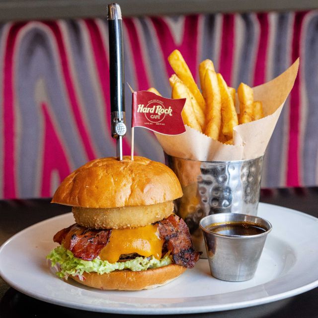 Rome: Hard Rock Cafe Experience - Seating and the view: big windows, plus indoor-outdoor options