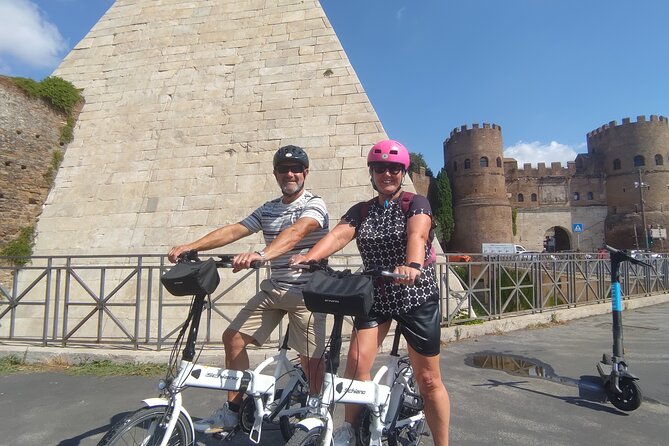 Rome Highlights by E-Bicycle Small group - Stop 3: A Quirky Pause to Keep the Stories Honest
