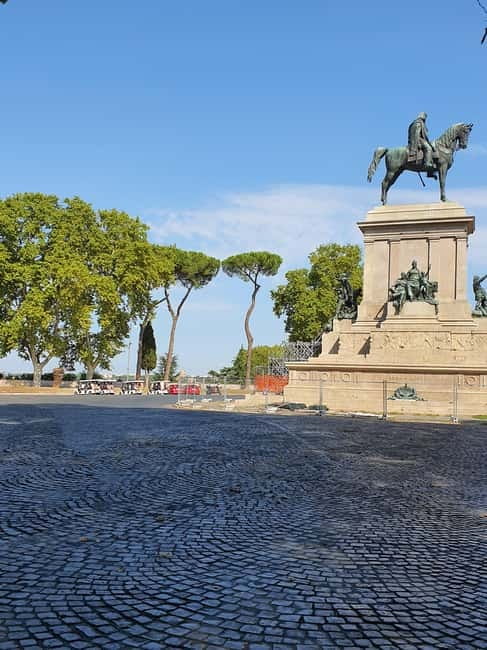 Rome: Highlights Golf Cart Tour with Pizza Snack & Gelato - Colosseum Area: Drive-By First, Then Time to Look