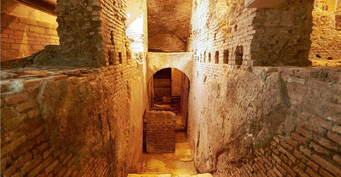 Rome: Immersive Underground and Piazzas Tour - The Pantheon stop: legend, structure, and church etiquette
