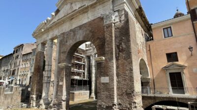 Rome: Jewish Ghetto Walking Tour - Piazza Mattei and the Turtle Fountain: a love story with real street drama