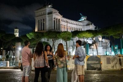 Rome: Moonlight Walking Tour – Free for Kids - Piazza Navona and the Pantheon: your first big landmarks under lights