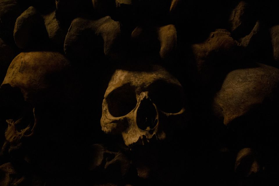 Rome: Murder Mysteries of Rome Guided Walking Tour - Fountain of the Mask: creepy symbolism you can see without trying