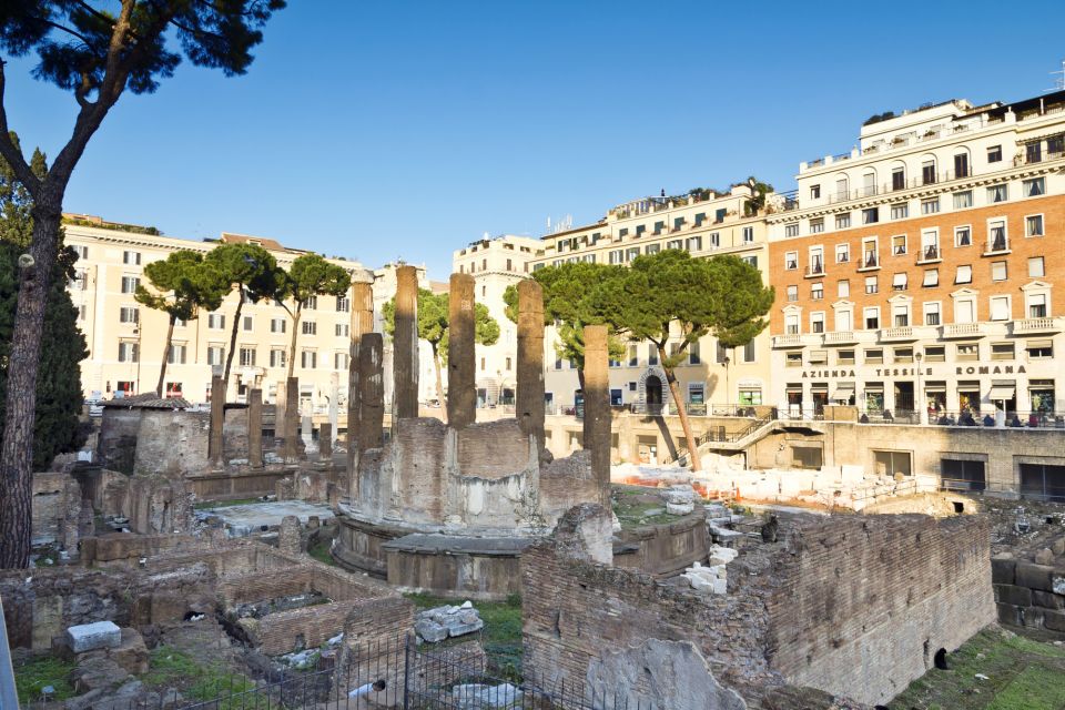 Rome: Pantheon, Trevi Fountain & Roman Squares Guided Tour - Spanish Steps and La Barcaccia: when the view is half the story