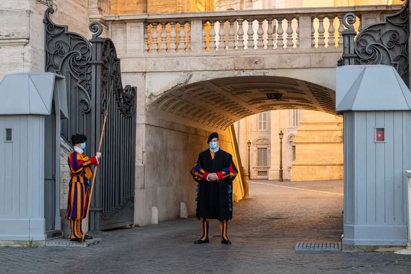 Rome: Papal Audience with Pope Leo IV - Practicalities: Food, Transport, and the Reality of 4.5 Hours