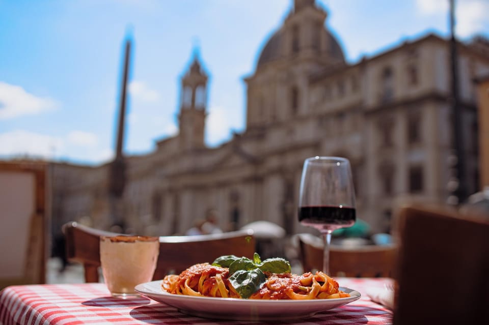 Rome: Pasta and Tiramisu Cooking Class in Piazza Navona - Piazza Navona at Mealtime: Why the Location Changes the Taste