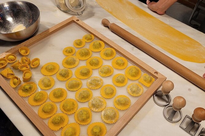 Rome Pasta Making Class with Italian Sauces and Wine Included - Dietary Options: Vegetarian, Gluten-Free, Vegan, and the Private-Class Upgrade