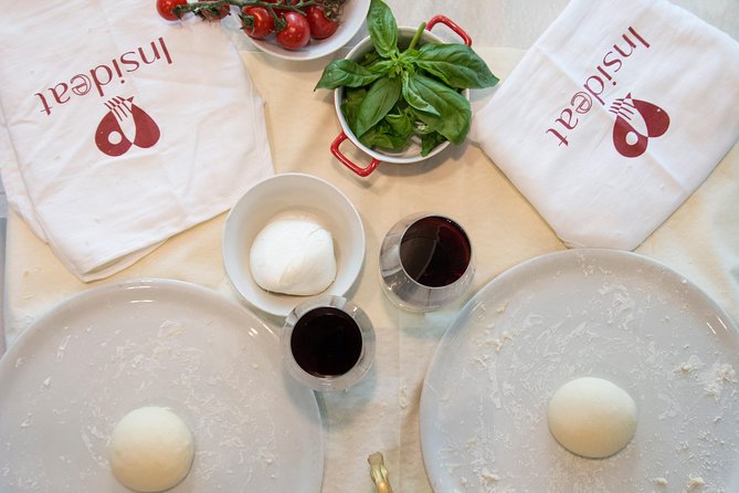 Rome: Pizza Making Class Small Group Experience - Toppings that make sense: classic Margherita or your own build