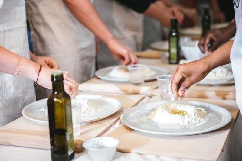 Rome: Pizza & Tiramisu Making Class with Wine & Limoncello - Small Group Size: Why It Changes How You Learn