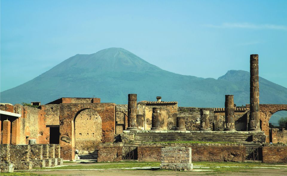 Rome: Pompeii and Naples Day Trip with Pompeii Entry Ticket - How to walk Pompeii without wasting your time