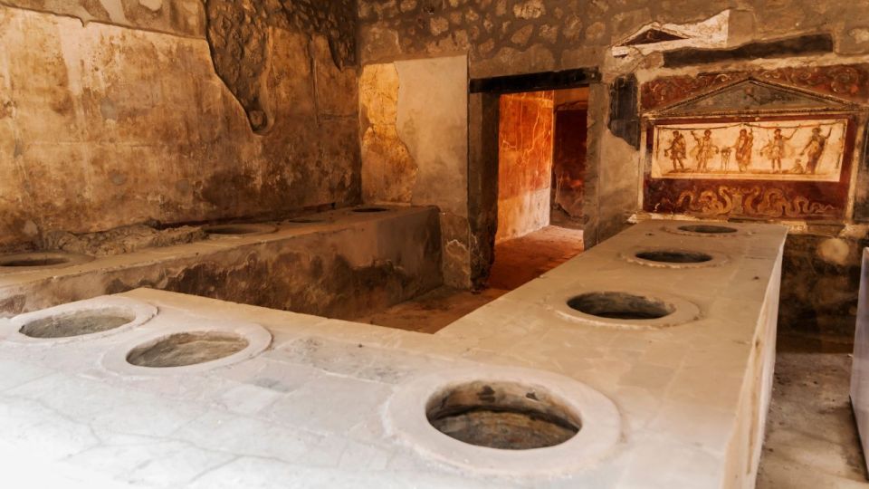Rome: Pompeii Tour with Wine and Lunch by High Speed Train - Termini meeting point and the Rome-to-Naples connection