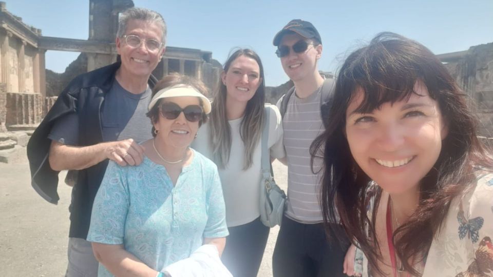 Rome: Pompeii Tour with Wine and Lunch by High Speed Train - Vineyard lunch and wine tasting near Vesuvius: the good reset