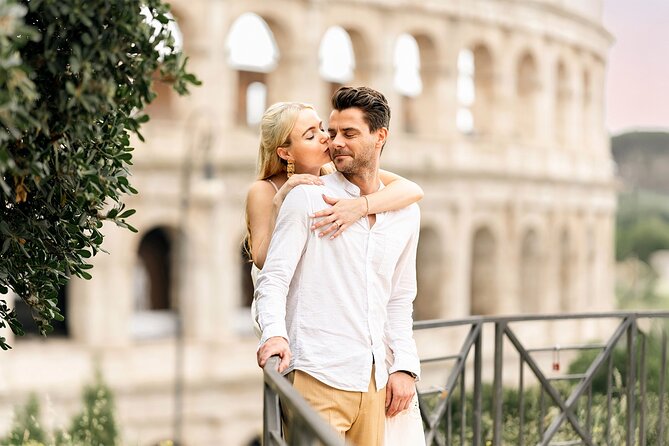 Rome: Private Colosseum Photoshoot with Local Photographer - Key points at a glance