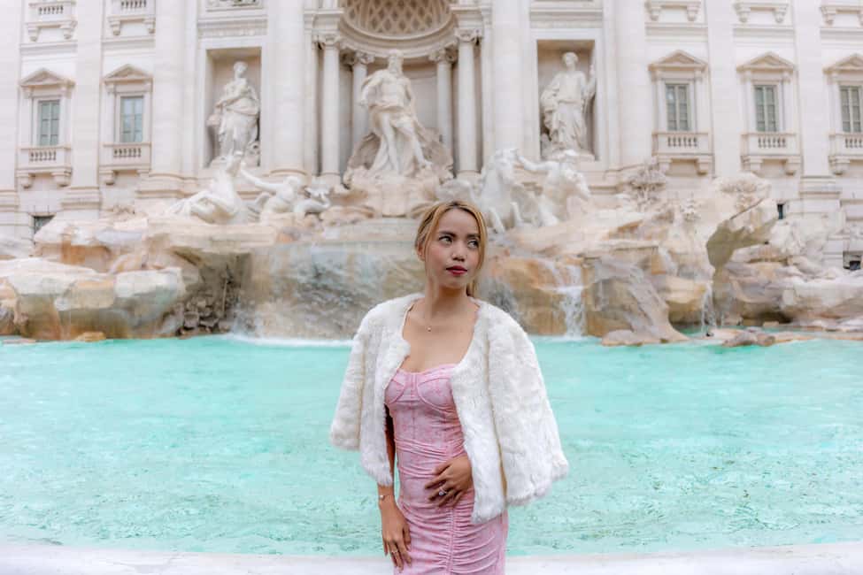 Rome: Private Photoshoot at the Trevi Fountain - Choosing your start point: Trevi bar, Monte Oppio gardens, or Trevi Fountain